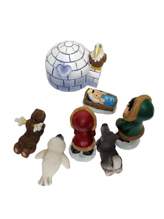 Holiday Eskimo Nativity Set: 7 Piece New Old Stock in Original Packaging - Picture 5 of 5
